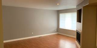 Beautiful Well Maintained 3 bedroom 3.5 bathroom Home Gallery 6