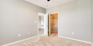 21216 MCFADDEN Square Gallery 25