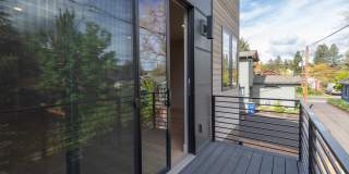 Partially Furnished Luxury Westside Townhome! Gallery 11