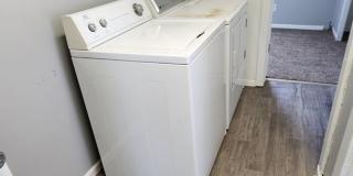 Cozy House with Large Yard Gallery 6