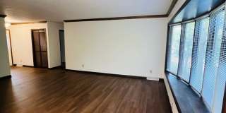 Large 4 Bedroom House in Iowa City Gallery 18