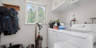 Charming 2BR House in Denver Gallery 13