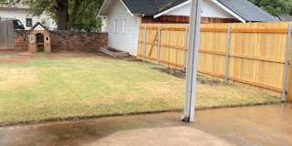 Charming 3 bedroom, 2 bathroom 2-story home in the heart of Guthrie Gallery 35