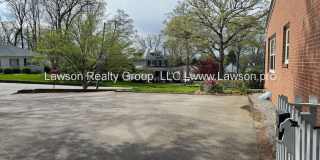 Spacious South Roanoke Home with Lawn Care Included Gallery 10