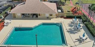 Light & bright and move in ready, updated townhome in Oakwood Villas. Gallery 22