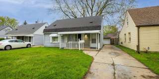 22778 Almond Avenue Gallery 1
