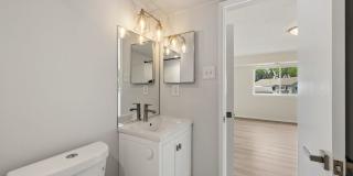 Fairwinds. Renovated and Updated. Spacious 2 bed 2 bath ground level condo in Annapolis! Gallery 20