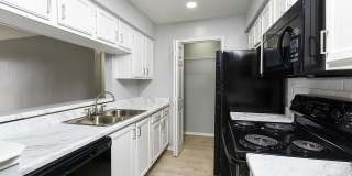 Stoneleigh Apartments Gallery 18