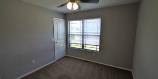 4 Bedroom home with fenced backyard Gallery 12