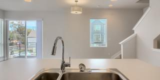 3 Bedroom townhome in Lakewood Gallery 6