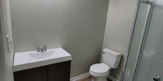 Room in 3 Bedroom Home at Remount Rd Gallery 28
