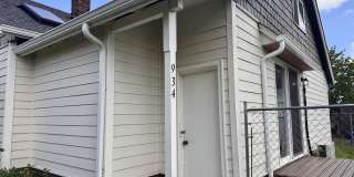934 Cascade Ave Gallery 1