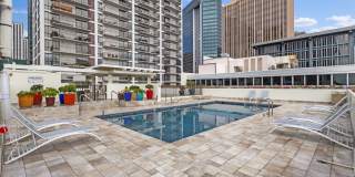 Downtown Honolulu Condo - AC . W/D . Full Kitchen Gallery 15