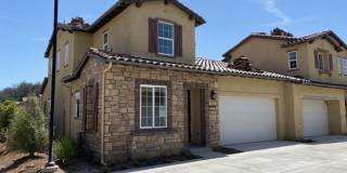 Modern Dog Friendly Town-home in the Orcutt Hills Gallery 1