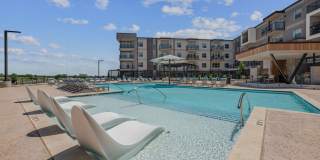 BroadVue Apartments Gallery 1