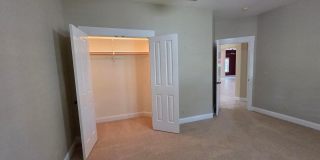 FOR LEASE!! Great location! Gallery 8