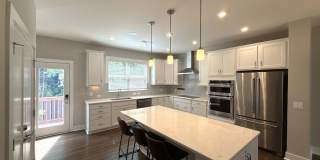 Incredible Townhome in Near Uptown with Move-In Special! Gallery 11