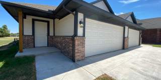 Brand New 3 Bed 2 Bath Duplex located in Bethany! Gallery 1