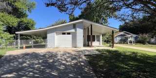 1749 Bluebonnet Lane Gallery 1