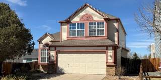 Aurora CO Rental in Seven Hills – 3BR/3BA with Deck, Fireplace & Walkout Basement Gallery 1