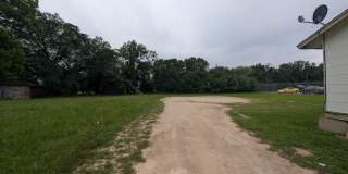 1/1 Triplex / Easy Access to I-35 / Fridge / No Carpet / CISD 1/1 Triplex / Easy Access to I-35 / Fridge / No Carpet / CISD Gallery 7