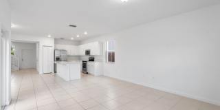 2405 Northwest 131st Circleclientes@realtymiamigroup.com Gallery 17