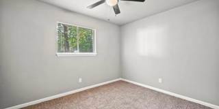 Beautiful Renovated 3 Bedroom Ready Late May Gallery 13