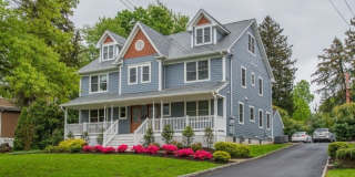 64 Kent Place Blvd Unit B Gallery 1