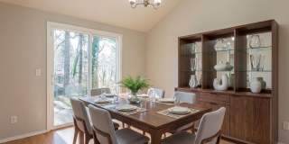 Welcome home to your private woodland retreat tucked away in the heart of Gladstone! Gallery 9