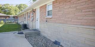 150 E Beechwood Lane Gallery 28