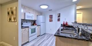 1775 Four Mile Cove Parkway Gallery 3