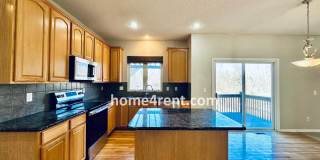 Gorgeous, Updated Home w/ Granite Counters and Wood Floors in Kitchen, Walkout Finished Basement! Gallery 20