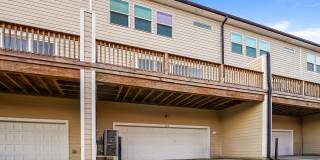 3-Bedroom, 2.5 Bath Townhome for Rent in Mooresville, NC | Attached 2-Car Garage & Modern Kitchen Gallery 20