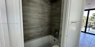 722 NE 15TH AVE #APARTMENT 2 FORT LAUDERDALE, FL 33304 Gallery 15