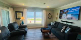 Beautiful Condo with Ocean Views Gallery 3