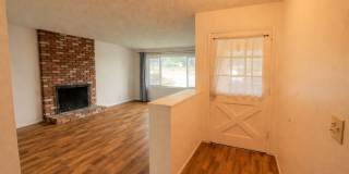 4-Bedroom House with Fenced Backyard **Fresh Paint and New Flooring Gallery 6