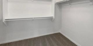 6418 W Mark Lane Gallery 9