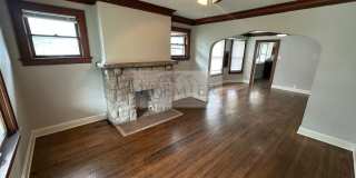 5618 Forest Ave Kansas City, MO 64110// 3 Bedroom Single Family Home// Move in Ready// Rent: $1300 Deposit: $1300 Gallery 4
