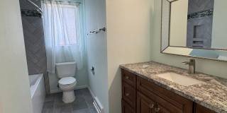4 Bedroom, 2 Bathroom Home near Louisiana & Osuna Gallery 12