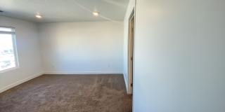 Modern 4 Bedroom Townhome in Cedar City. Pet Friendly! Gallery 9