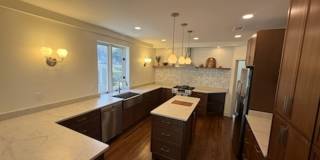 *DREAM LOCATION* 6BR Completely Renovated Duplex Gallery 9