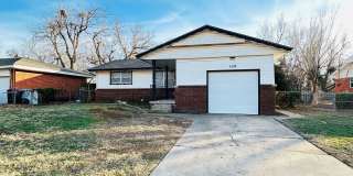 3 Bedroom 1.5 Bath Moore Schools! Gallery 1