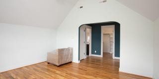 Downtown Durham Oasis! - Three Bedroom Home With Truly Unique Entire Top Floor Primary Suite Gallery 15