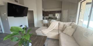 2 Bedroom 2 bath private enclosed yard for Gallery 12