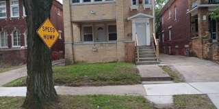 2509 Gladstone St Gallery 14