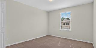 Large 4 bedroom home in Oakleaf Gallery 29