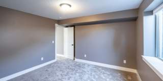 BEAUTIFUL 5 BED 3 BATH HOME IN FIRTH Gallery 25
