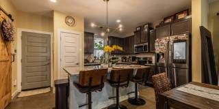 619 Burleson St Gallery 8