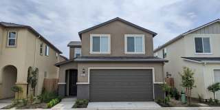 Newer construction, Wilson home in the Ave. Community offering nice features. Clovis Schools. Gallery 1