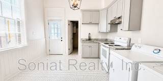 2508-10 Freret St. Gallery 9